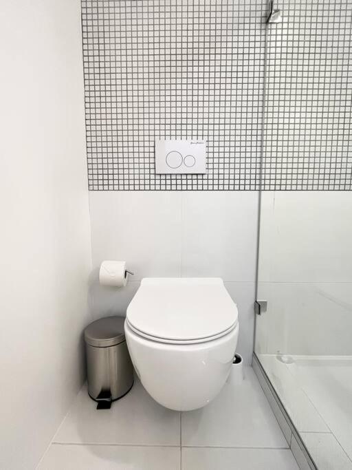 New Cozy Modern Minimalist Stay In Brooklyn At Rem-Casa New York Bagian luar foto